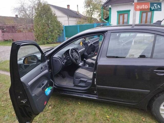 Черный Шкода Октавия, объемом двигателя 1.6 л и пробегом 320 тыс. км за 7200 $, фото 3 на Automoto.ua