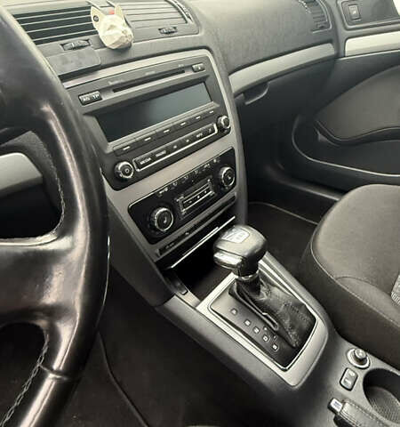 Чорний Шкода Октавія, об'ємом двигуна 1.8 л та пробігом 247 тис. км за 7499 $, фото 9 на Automoto.ua