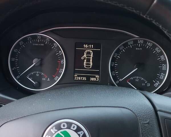 Черный Шкода Октавия, объемом двигателя 1.6 л и пробегом 230 тыс. км за 8800 $, фото 7 на Automoto.ua