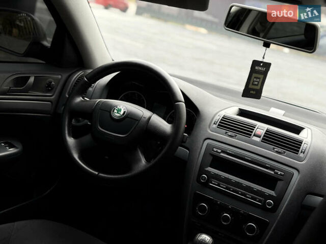 Шкода Октавія 2012 у Полтаві на Automoto.ua Чорний Шкода Октавія, об'ємом двигуна 1.6 л та пробігом 189 тис. км за 8800 $, фото 89 на Automoto.ua