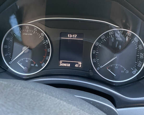 Черный Шкода Октавия, объемом двигателя 1.6 л и пробегом 269 тыс. км за 9200 $, фото 8 на Automoto.ua