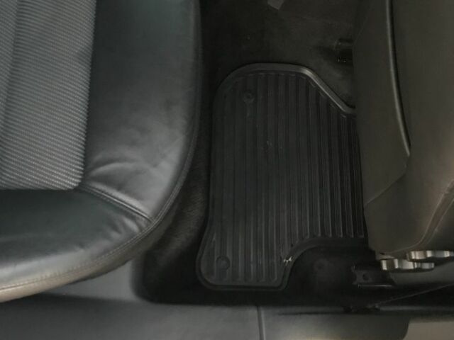 Черный Шкода Октавия, объемом двигателя 2 л и пробегом 312 тыс. км за 9100 $, фото 6 на Automoto.ua