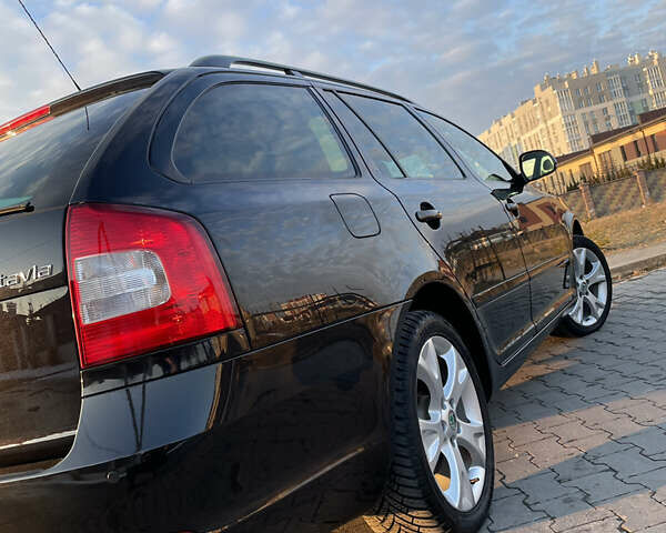 Черный Шкода Октавия, объемом двигателя 2 л и пробегом 251 тыс. км за 10850 $, фото 25 на Automoto.ua