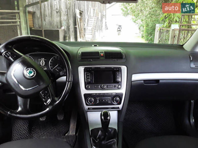 Чорний Шкода Октавія, об'ємом двигуна 1.6 л та пробігом 282 тис. км за 7199 $, фото 29 на Automoto.ua