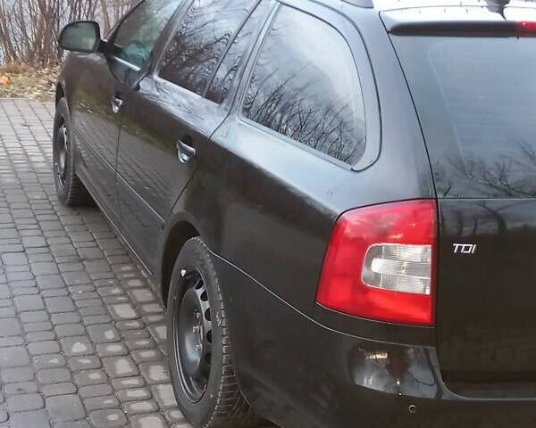 Черный Шкода Октавия, объемом двигателя 1.6 л и пробегом 230 тыс. км за 8800 $, фото 6 на Automoto.ua