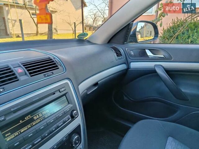 Черный Шкода Октавия, объемом двигателя 1.6 л и пробегом 226 тыс. км за 8200 $, фото 11 на Automoto.ua