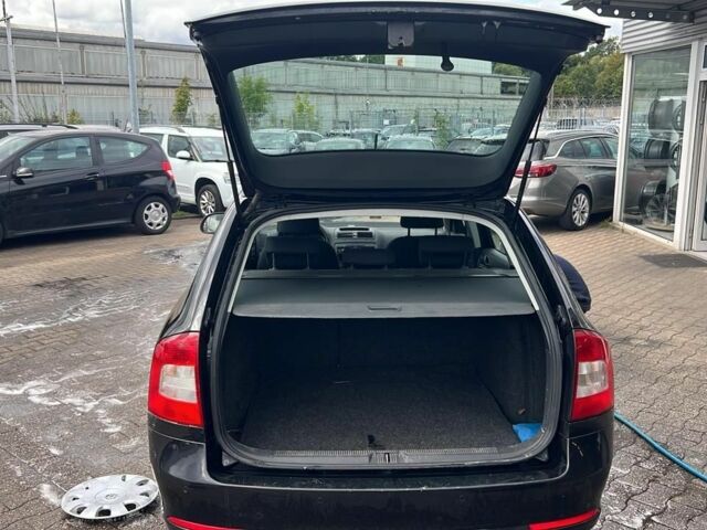 Черный Шкода Октавия, объемом двигателя 1.6 л и пробегом 220 тыс. км за 5500 $, фото 6 на Automoto.ua