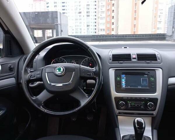 Черный Шкода Октавия, объемом двигателя 1.99 л и пробегом 340 тыс. км за 9100 $, фото 11 на Automoto.ua