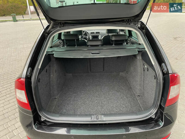 Черный Шкода Октавия, объемом двигателя 1.39 л и пробегом 212 тыс. км за 7777 $, фото 10 на Automoto.ua