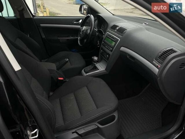 Черный Шкода Октавия, объемом двигателя 1.2 л и пробегом 142 тыс. км за 7499 $, фото 24 на Automoto.ua