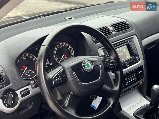 Черный Шкода Октавия, объемом двигателя 2 л и пробегом 234 тыс. км за 8899 $, фото 41 на Automoto.ua