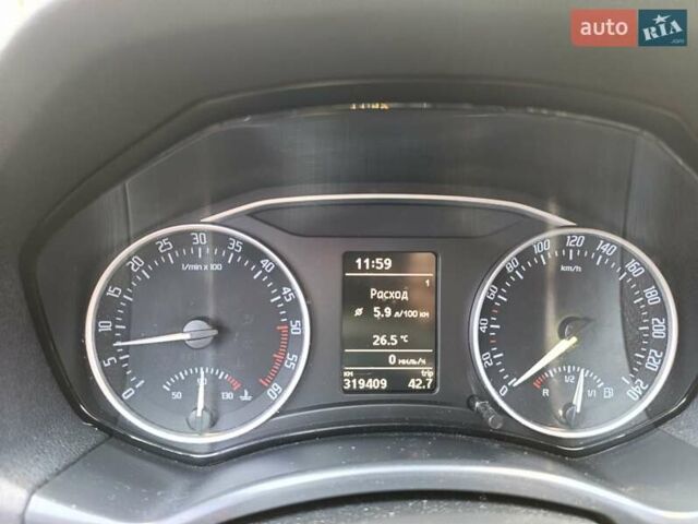 Черный Шкода Октавия, объемом двигателя 1.6 л и пробегом 319 тыс. км за 8500 $, фото 12 на Automoto.ua