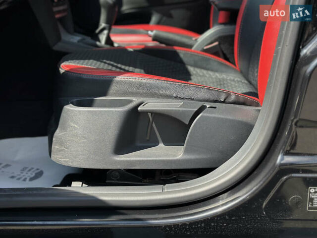 Черный Шкода Октавия, объемом двигателя 1.6 л и пробегом 324 тыс. км за 7999 $, фото 25 на Automoto.ua