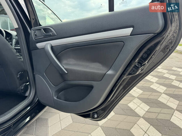 Черный Шкода Октавия, объемом двигателя 2 л и пробегом 229 тыс. км за 10200 $, фото 61 на Automoto.ua