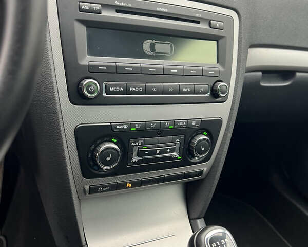Чорний Шкода Октавія, об'ємом двигуна 1.8 л та пробігом 171 тис. км за 8999 $, фото 16 на Automoto.ua