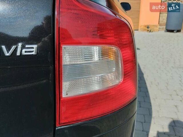 Черный Шкода Октавия, объемом двигателя 1.6 л и пробегом 320 тыс. км за 7800 $, фото 18 на Automoto.ua