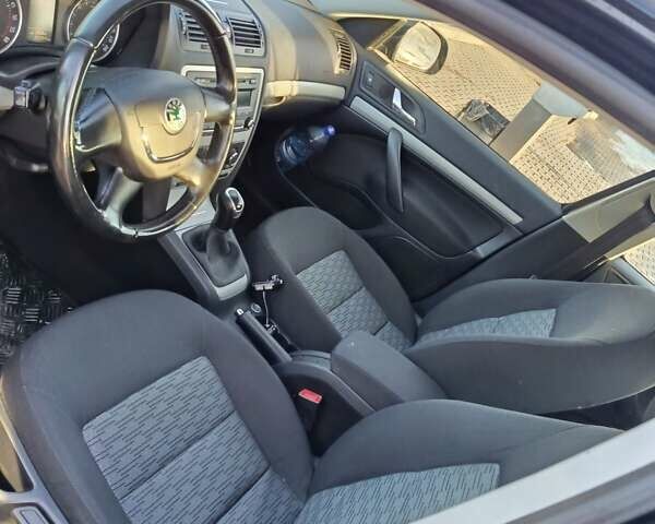 Чорний Шкода Октавія, об'ємом двигуна 1.6 л та пробігом 243 тис. км за 9400 $, фото 6 на Automoto.ua