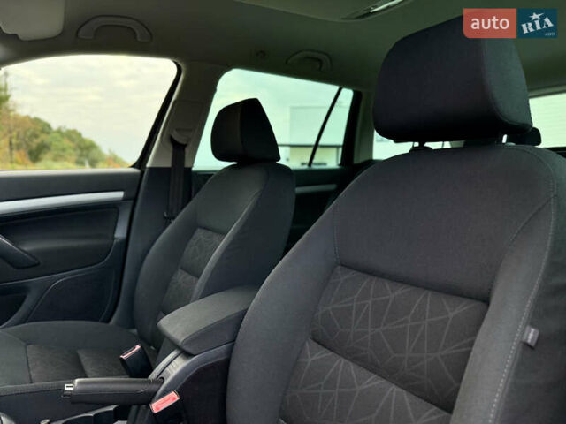 Шкода Октавия 2012 в Луцке на Automoto.ua Черный Шкода Октавия, объемом двигателя 1.6 л и пробегом 182 тыс. км за 9799 $, фото 5 на Automoto.ua