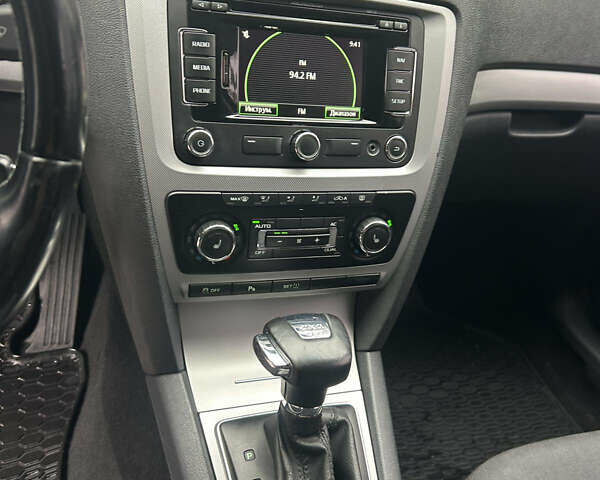 Чорний Шкода Октавія, об'ємом двигуна 2 л та пробігом 283 тис. км за 8600 $, фото 9 на Automoto.ua