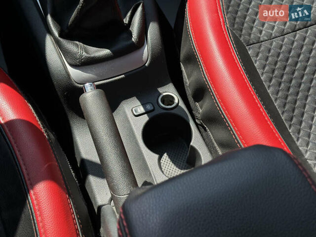 Черный Шкода Октавия, объемом двигателя 1.6 л и пробегом 324 тыс. км за 7999 $, фото 39 на Automoto.ua