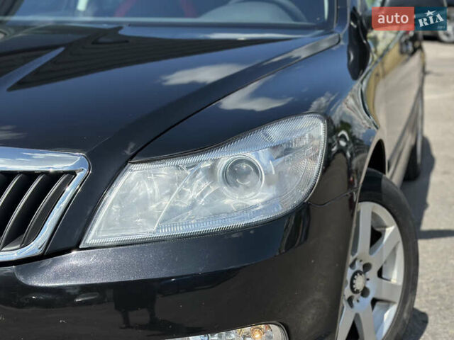 Черный Шкода Октавия, объемом двигателя 1.6 л и пробегом 324 тыс. км за 7999 $, фото 4 на Automoto.ua