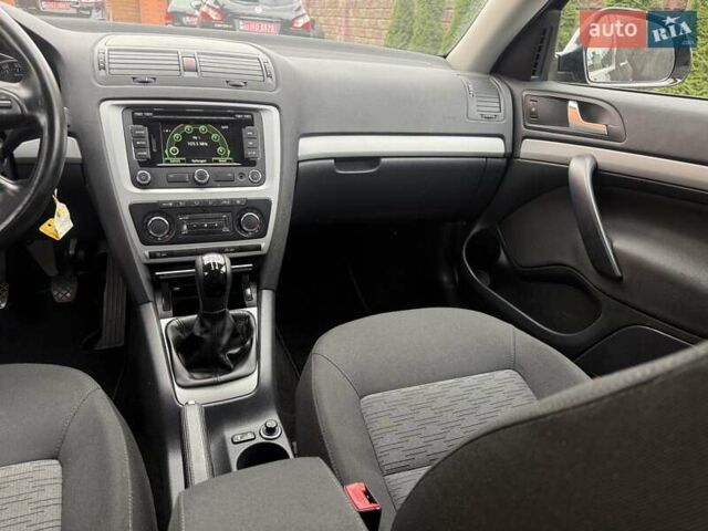 Черный Шкода Октавия, объемом двигателя 1.6 л и пробегом 218 тыс. км за 8450 $, фото 34 на Automoto.ua