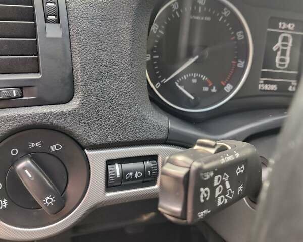 Черный Шкода Октавия, объемом двигателя 1.8 л и пробегом 159 тыс. км за 9200 $, фото 54 на Automoto.ua