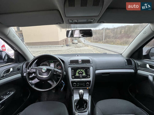 Черный Шкода Октавия, объемом двигателя 2 л и пробегом 234 тыс. км за 8899 $, фото 48 на Automoto.ua