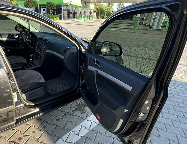 Чорний Шкода Октавія, об'ємом двигуна 1.6 л та пробігом 219 тис. км за 8200 $, фото 7 на Automoto.ua