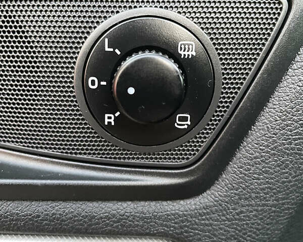 Чорний Шкода Октавія, об'ємом двигуна 2 л та пробігом 228 тис. км за 10799 $, фото 93 на Automoto.ua