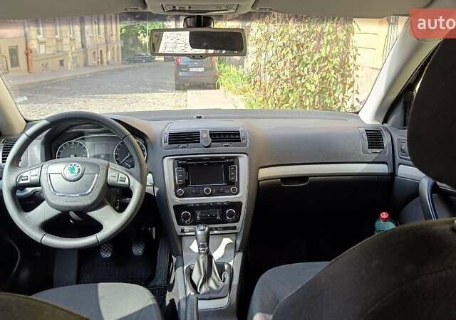 Шкода Октавия 2012 в Львове на Automoto.ua Черный Шкода Октавия, объемом двигателя 1.6 л и пробегом 290 тыс. км за 7300 $, фото 10 на Automoto.ua
