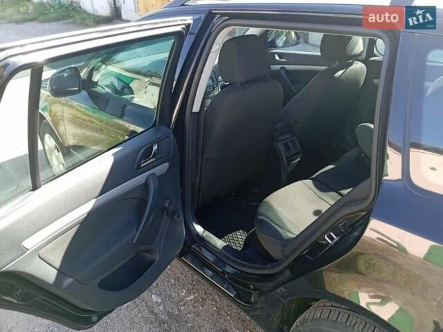 Черный Шкода Октавия, объемом двигателя 1.6 л и пробегом 180 тыс. км за 7000 $, фото 1 на Automoto.ua