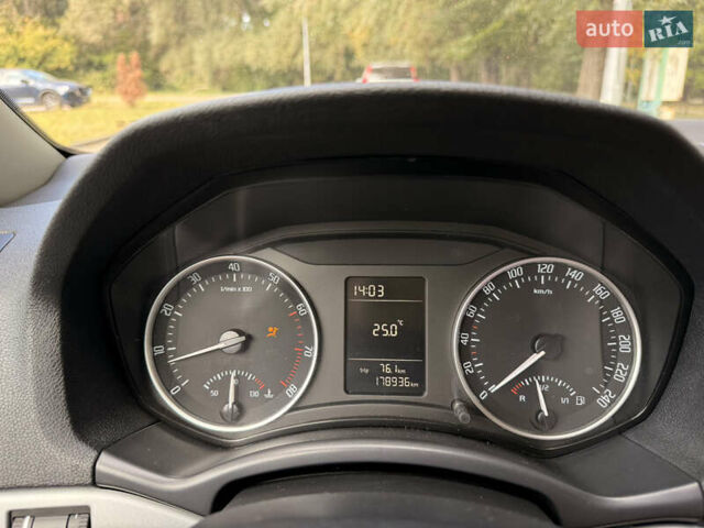 Черный Шкода Октавия, объемом двигателя 1.6 л и пробегом 179 тыс. км за 8500 $, фото 24 на Automoto.ua
