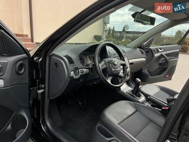 Чорний Шкода Октавія, об'ємом двигуна 1.6 л та пробігом 221 тис. км за 8999 $, фото 4 на Automoto.ua