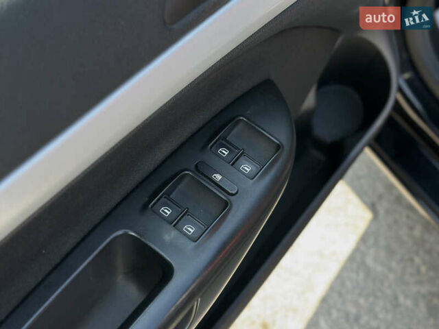 Черный Шкода Октавия, объемом двигателя 1.6 л и пробегом 324 тыс. км за 7999 $, фото 24 на Automoto.ua