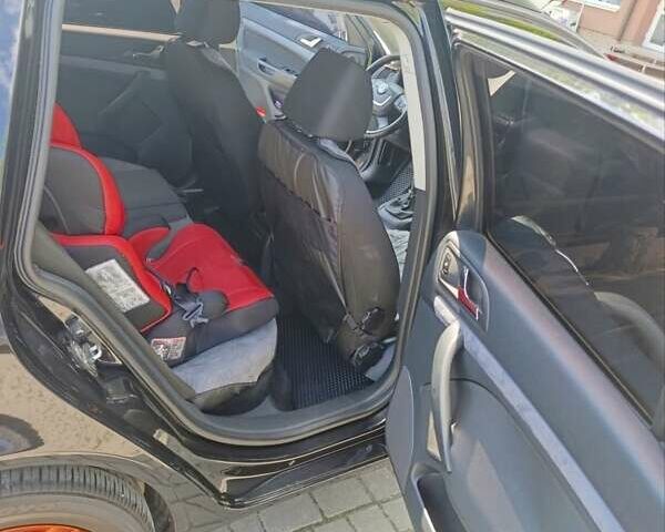 Черный Шкода Октавия, объемом двигателя 1.6 л и пробегом 319 тыс. км за 8500 $, фото 2 на Automoto.ua