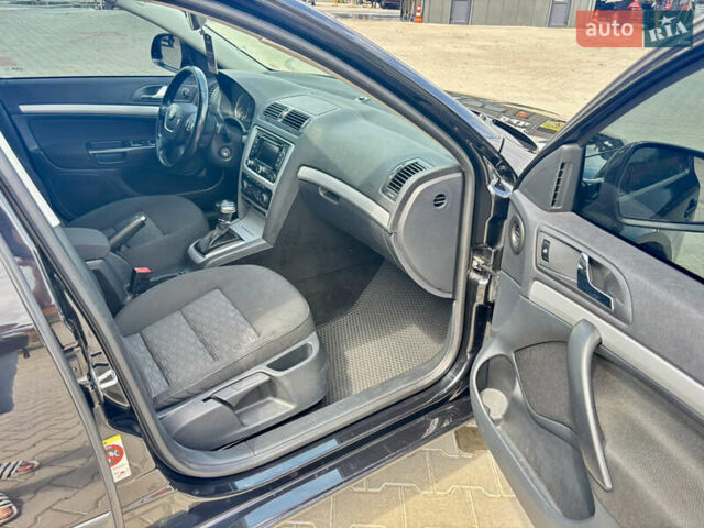 Чорний Шкода Октавія, об'ємом двигуна 1.6 л та пробігом 280 тис. км за 8200 $, фото 13 на Automoto.ua