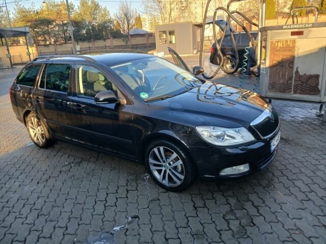 Чорний Шкода Октавія, об'ємом двигуна 1.6 л та пробігом 240 тис. км за 8500 $, фото 3 на Automoto.ua