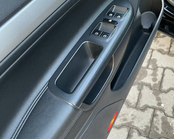 Черный Шкода Октавия, объемом двигателя 2 л и пробегом 251 тыс. км за 10850 $, фото 72 на Automoto.ua