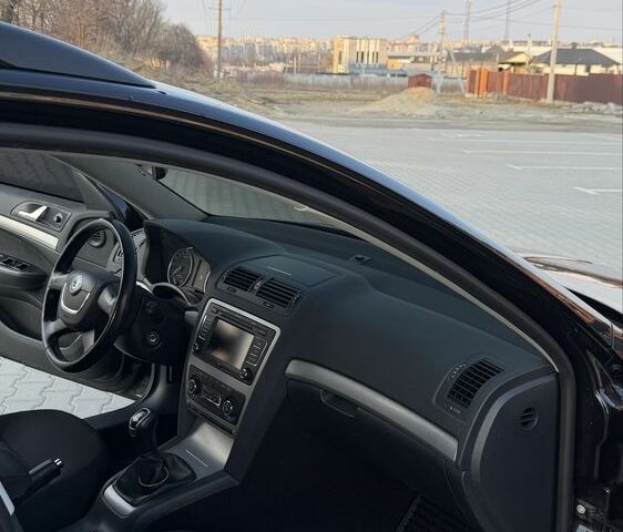 Чорний Шкода Октавія, об'ємом двигуна 1.6 л та пробігом 256 тис. км за 8999 $, фото 12 на Automoto.ua