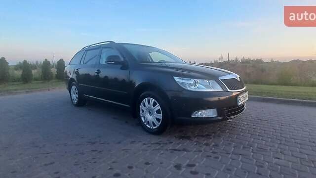 Черный Шкода Октавия, объемом двигателя 1.6 л и пробегом 270 тыс. км за 7550 $, фото 3 на Automoto.ua