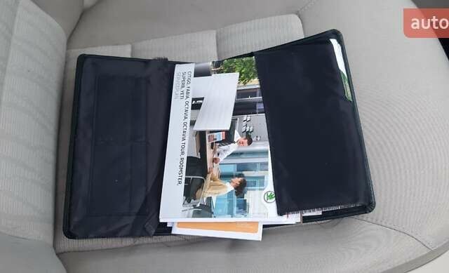 Черный Шкода Октавия, объемом двигателя 1.6 л и пробегом 318 тыс. км за 8500 $, фото 15 на Automoto.ua