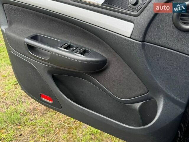 Черный Шкода Октавия, объемом двигателя 1.6 л и пробегом 235 тыс. км за 9500 $, фото 12 на Automoto.ua