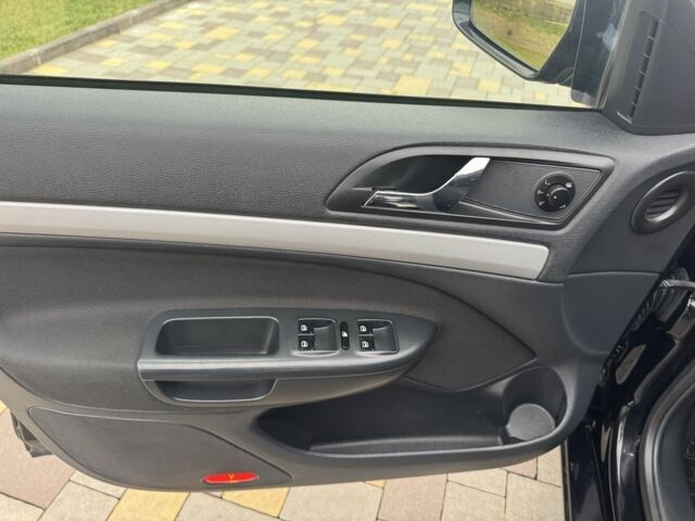 Чорний Шкода Октавія, об'ємом двигуна 2 л та пробігом 274 тис. км за 8300 $, фото 12 на Automoto.ua