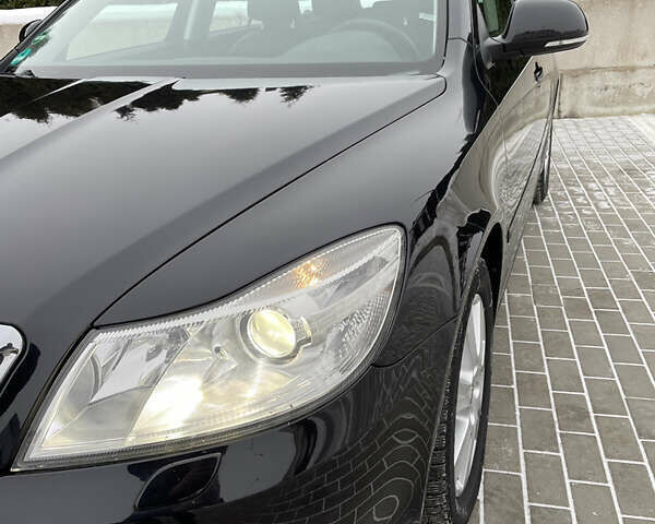 Черный Шкода Октавия, объемом двигателя 1.6 л и пробегом 201 тыс. км за 9799 $, фото 71 на Automoto.ua