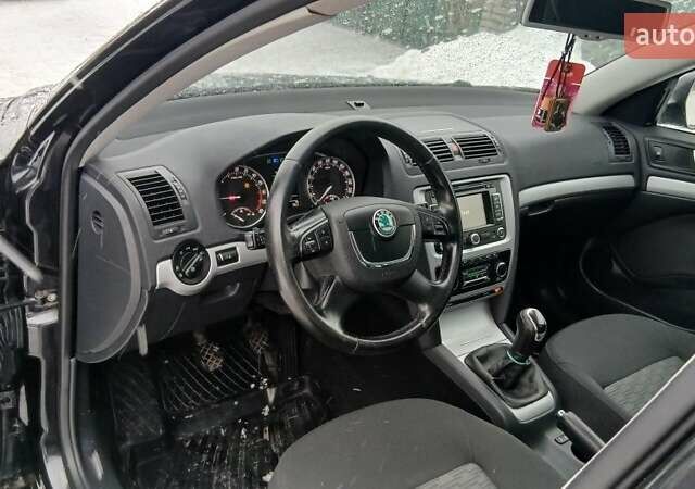 Чорний Шкода Октавія, об'ємом двигуна 1.6 л та пробігом 261 тис. км за 7999 $, фото 6 на Automoto.ua