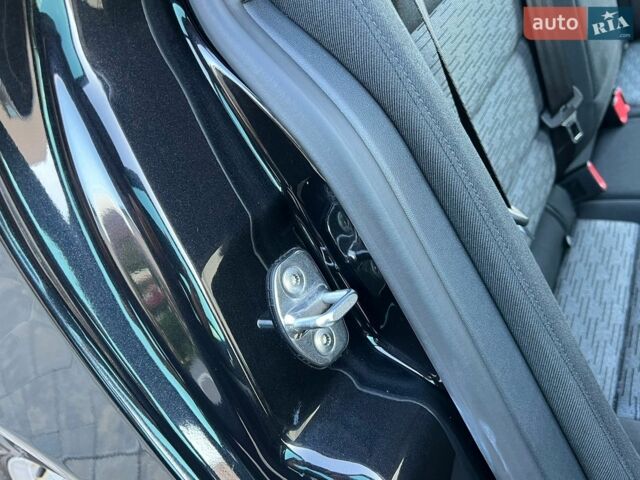 Черный Шкода Октавия, объемом двигателя 2 л и пробегом 223 тыс. км за 11950 $, фото 145 на Automoto.ua