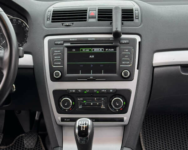 Черный Шкода Октавия, объемом двигателя 1.6 л и пробегом 264 тыс. км за 7850 $, фото 33 на Automoto.ua