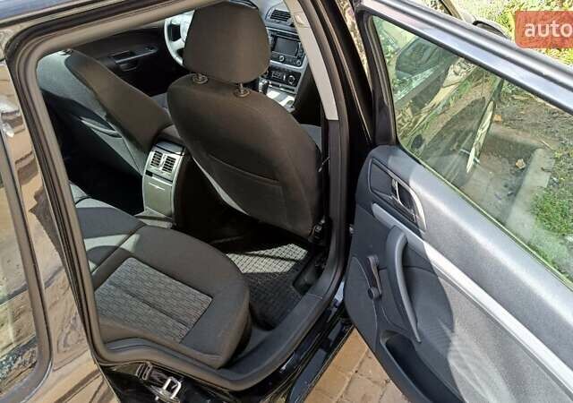 Шкода Октавия 2012 в Львове на Automoto.ua Черный Шкода Октавия, объемом двигателя 1.6 л и пробегом 290 тыс. км за 7300 $, фото 4 на Automoto.ua
