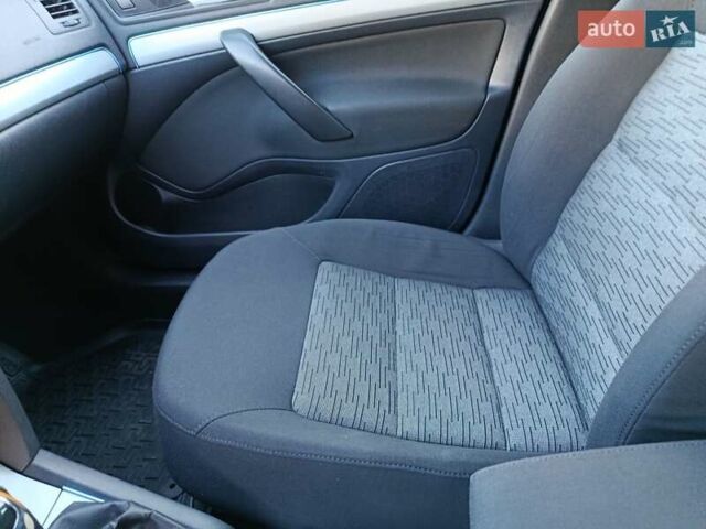 Черный Шкода Октавия, объемом двигателя 1.6 л и пробегом 226 тыс. км за 8200 $, фото 10 на Automoto.ua